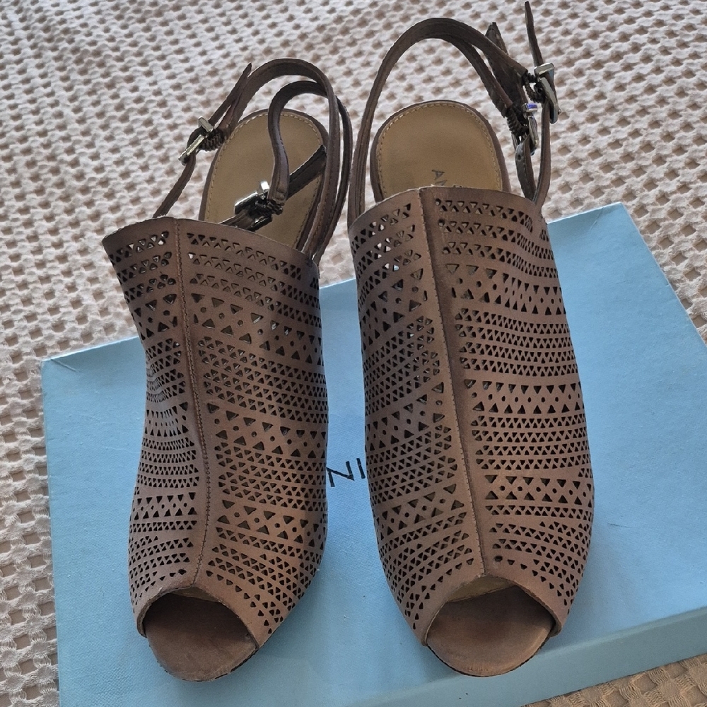 Brown Peep-Toe Sandals Lt Color. Very Nice Cond